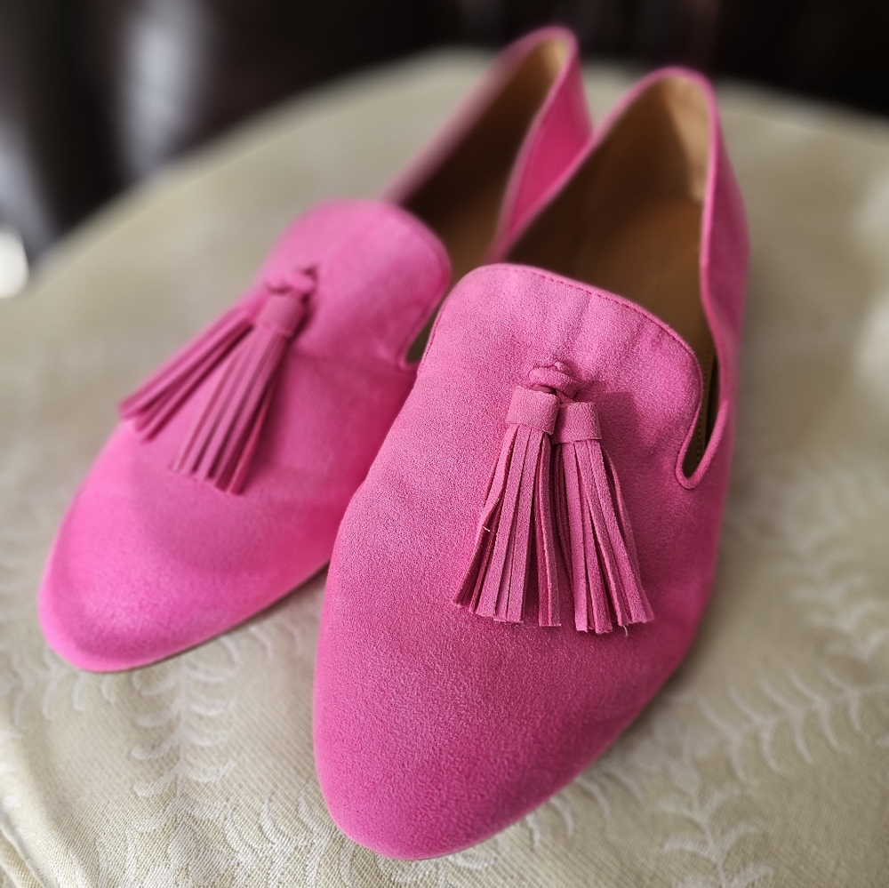 J. Crew Pink faux-suade tassel loafers EUC